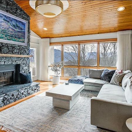 فيلا Lux Retro Getaway W/ Ober & Smoky Mtn Views! جاتلينبرج المظهر الخارجي الصورة