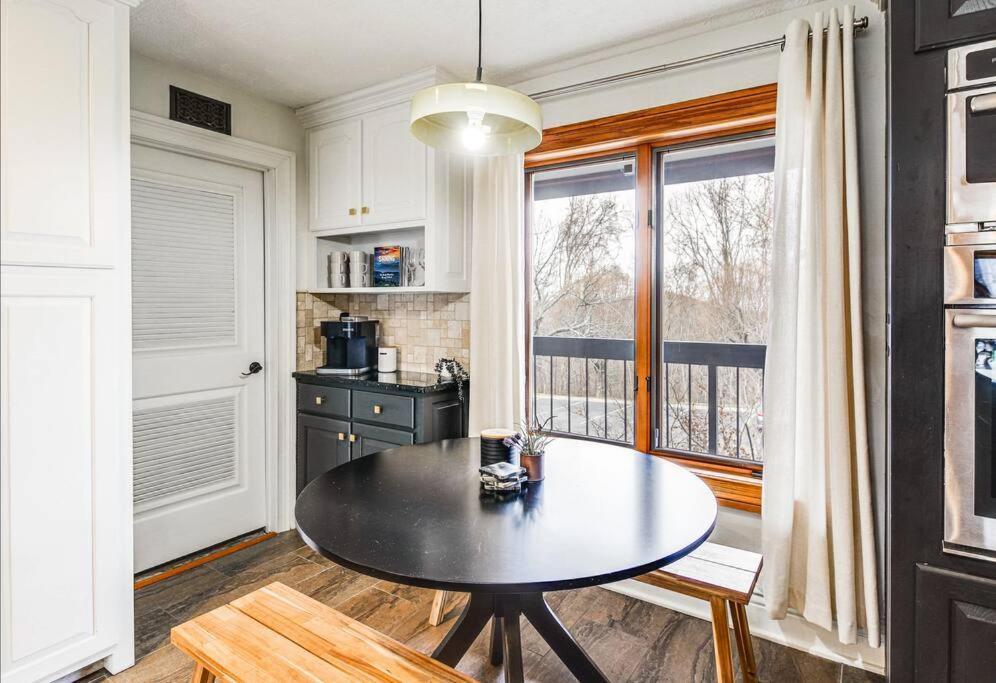 فيلا Lux Retro Getaway W/ Ober & Smoky Mtn Views! جاتلينبرج المظهر الخارجي الصورة