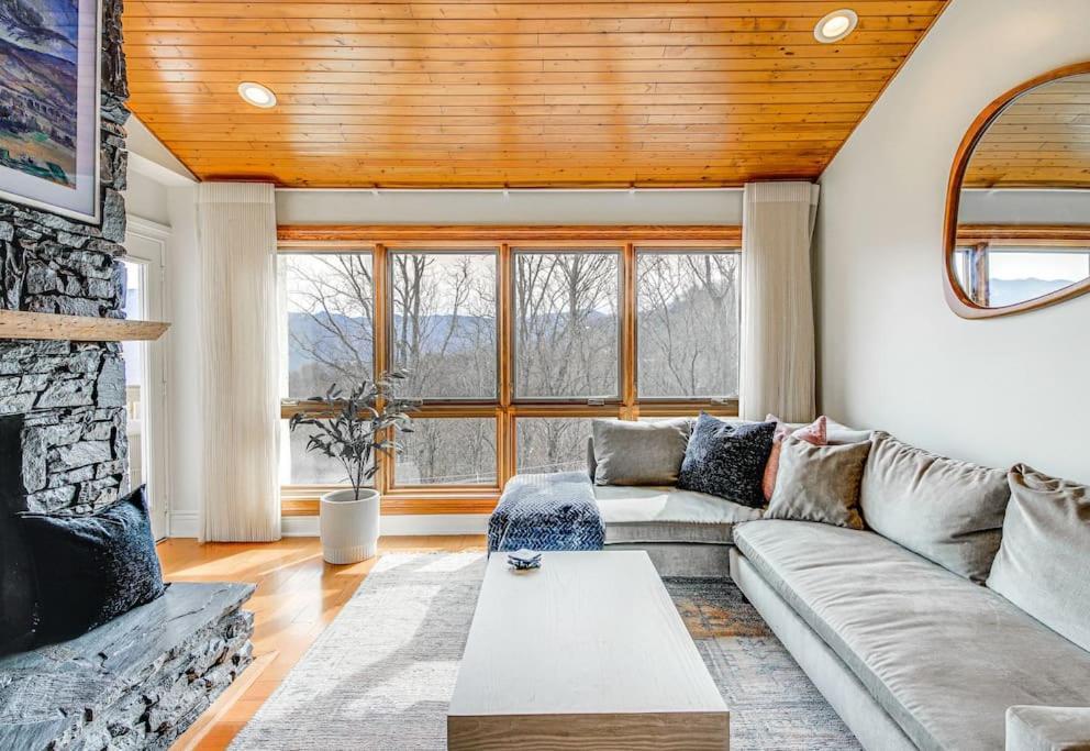 فيلا Lux Retro Getaway W/ Ober & Smoky Mtn Views! جاتلينبرج المظهر الخارجي الصورة