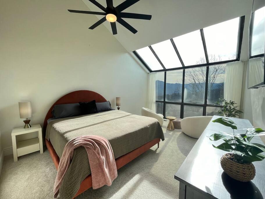 فيلا Lux Retro Getaway W/ Ober & Smoky Mtn Views! جاتلينبرج المظهر الخارجي الصورة