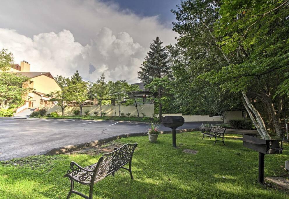 فيلا Lux Retro Getaway W/ Ober & Smoky Mtn Views! جاتلينبرج المظهر الخارجي الصورة