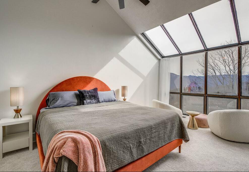 فيلا Lux Retro Getaway W/ Ober & Smoky Mtn Views! جاتلينبرج المظهر الخارجي الصورة