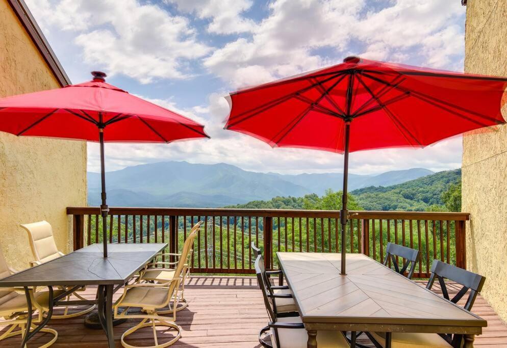 فيلا Lux Retro Getaway W/ Ober & Smoky Mtn Views! جاتلينبرج المظهر الخارجي الصورة